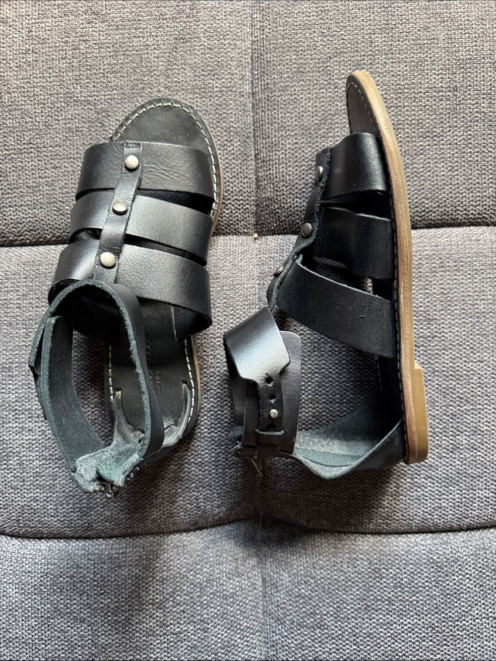 Madewell Black Strappy Stud Gladiator Sandals sz6
